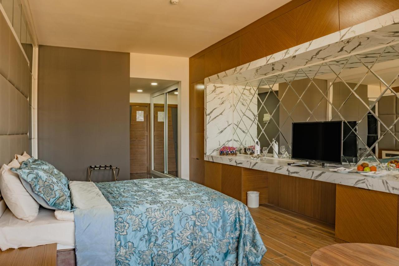 Novel Centre Point Hotel Famagusta  Exterior foto
